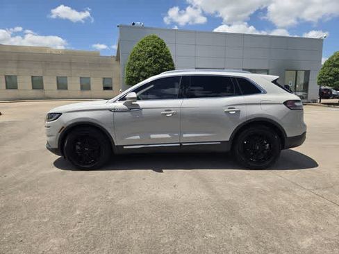 Used 2021 Lincoln Nautilus FWD image 3