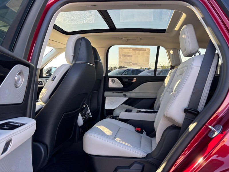 New 2027 Lincoln Aviator Reserve AWD/4WD image 12