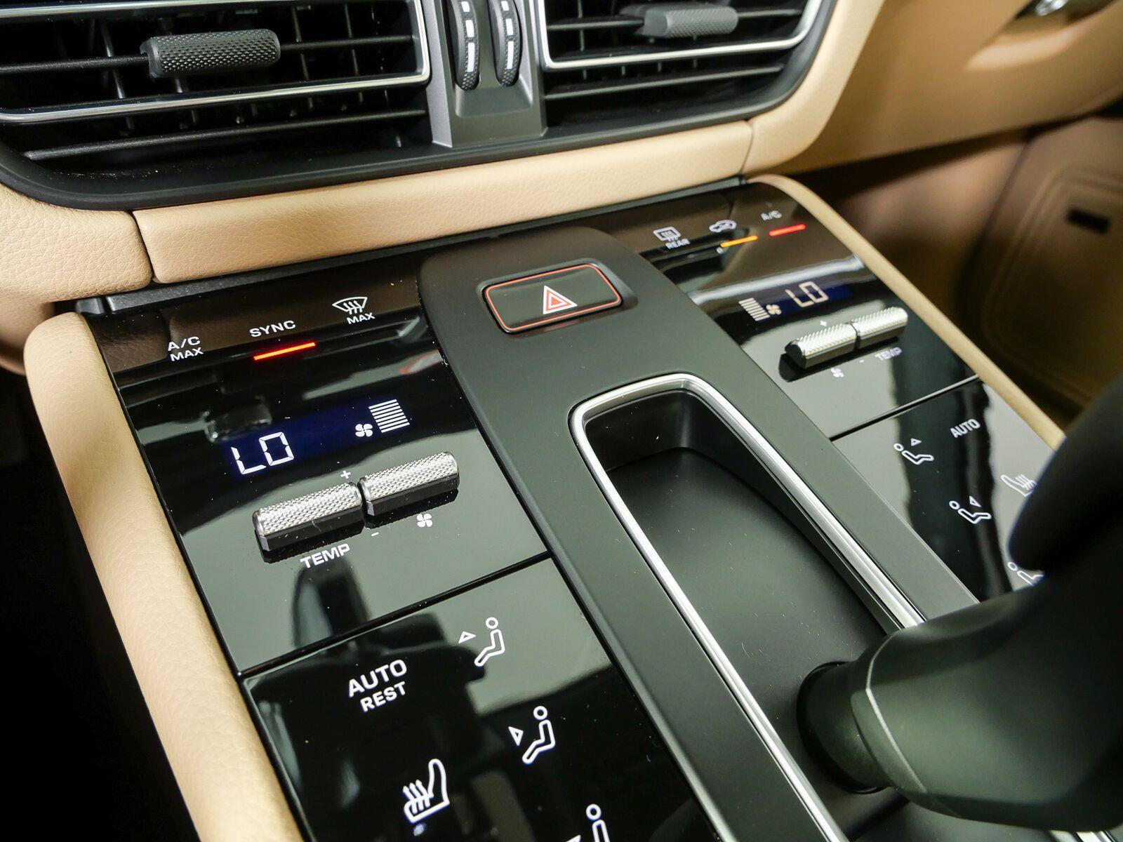 New 2026 Porsche Macan Turbo AWD/4WD image 18