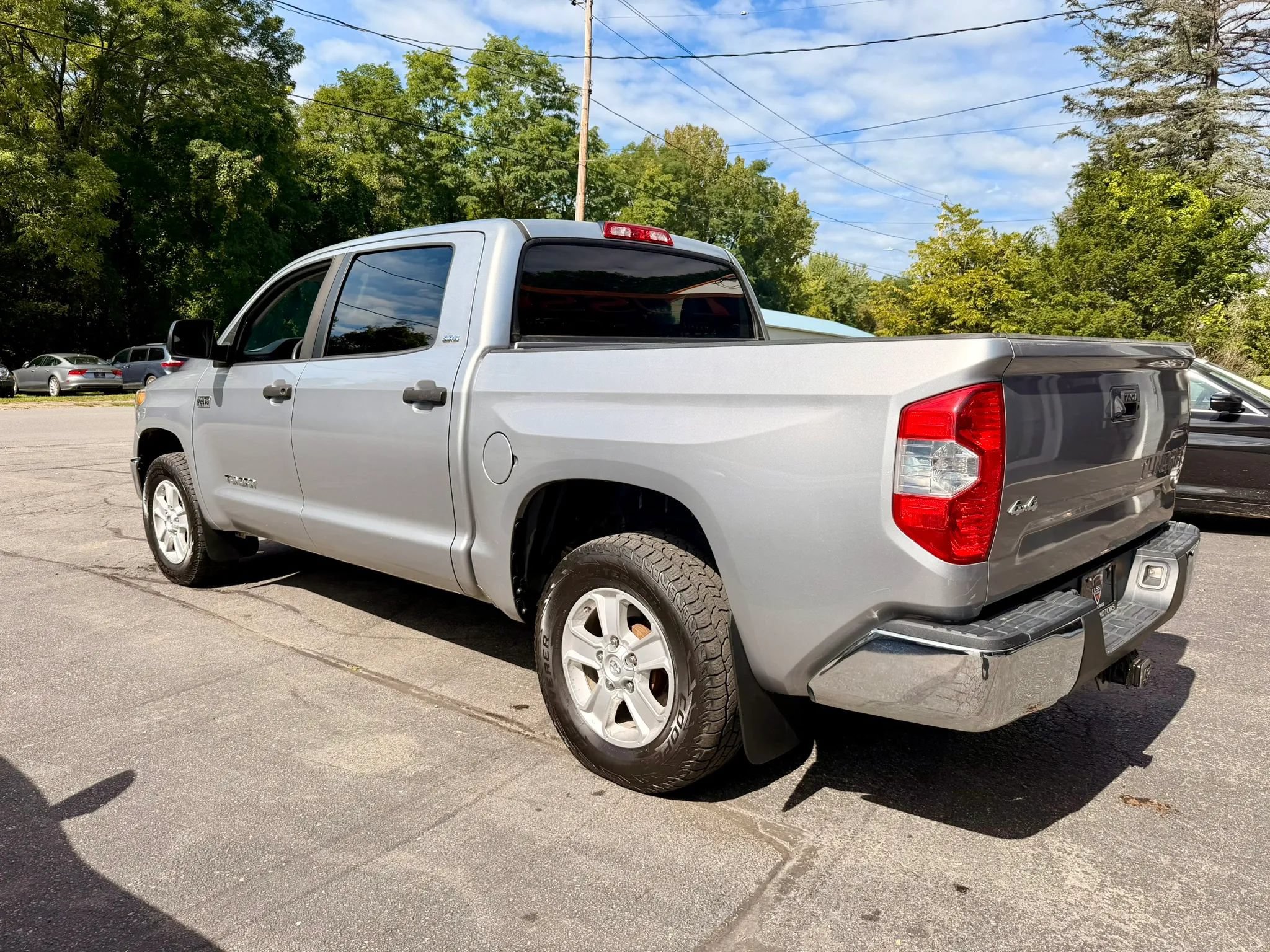 Used 2018 Toyota Tundra SR5 AWD/4WD image 4