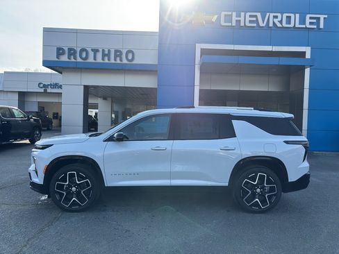 New 2026 Chevrolet Traverse High Country w/ LPO, Floor Liner Package FWD image 1