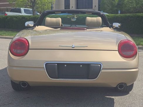 Used 2005 Ford Thunderbird RWD image 12