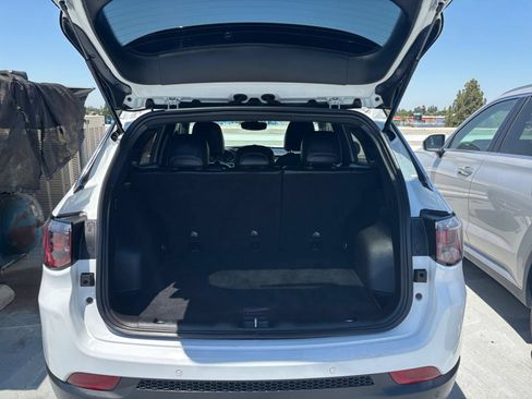 Used 2025 Jeep Compass Limited AWD/4WD image 31