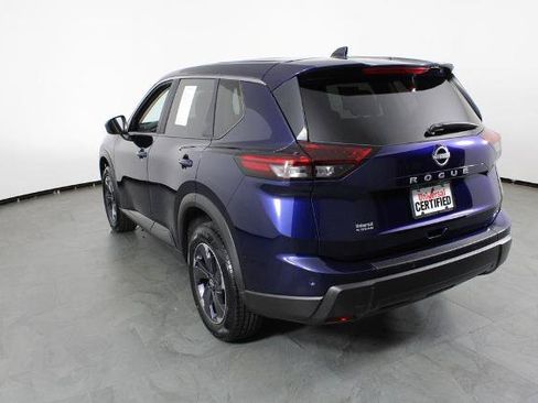 Certified 2025 Nissan Rogue SV FWD image 16
