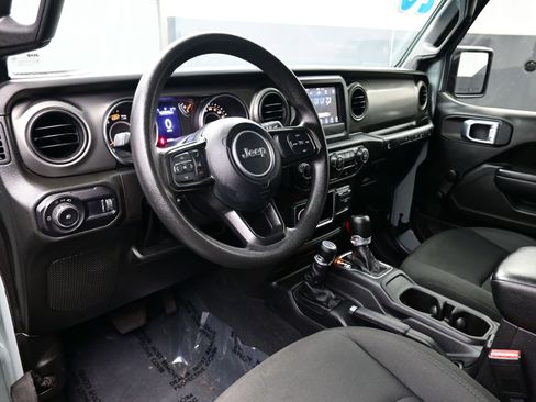 Used 2023 Jeep Wrangler Willys image 12