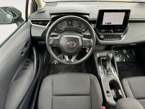 Certified 2025 Toyota Corolla LE FWD image 5