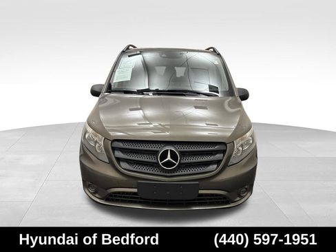 Used 2016 Mercedes-Benz Metris Passenger image 2