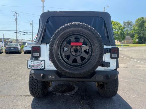 Used 2014 Jeep Wrangler Unlimited Sport w/ Quick Order Package 24S AWD/4WD image 6