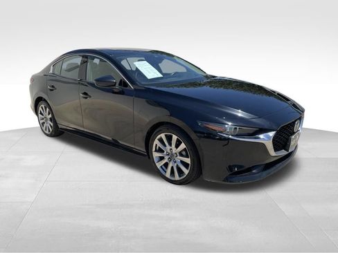 Used 2020 MAZDA MAZDA3 Sedan w/ Premium Package FWD image 3
