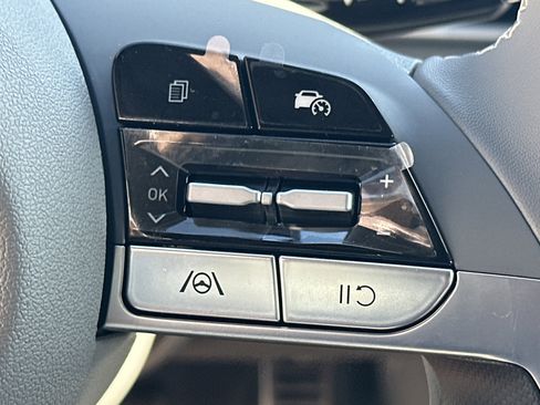 New 2026 Hyundai Elantra Sport FWD image 23