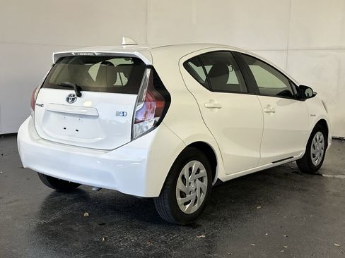 Used 2016 Toyota Prius C Two image 11