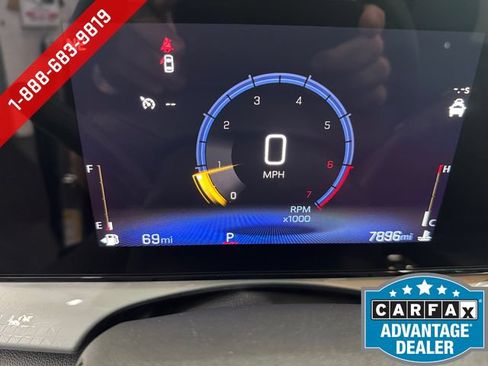 Used 2025 Chevrolet Trax LT FWD image 3
