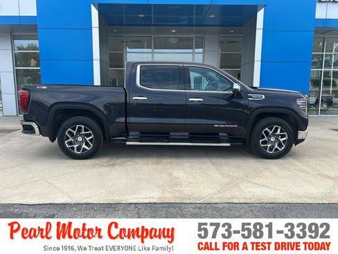 Used 2023 GMC Sierra 1500 SLT w/ SLT Premium Plus Package image 3