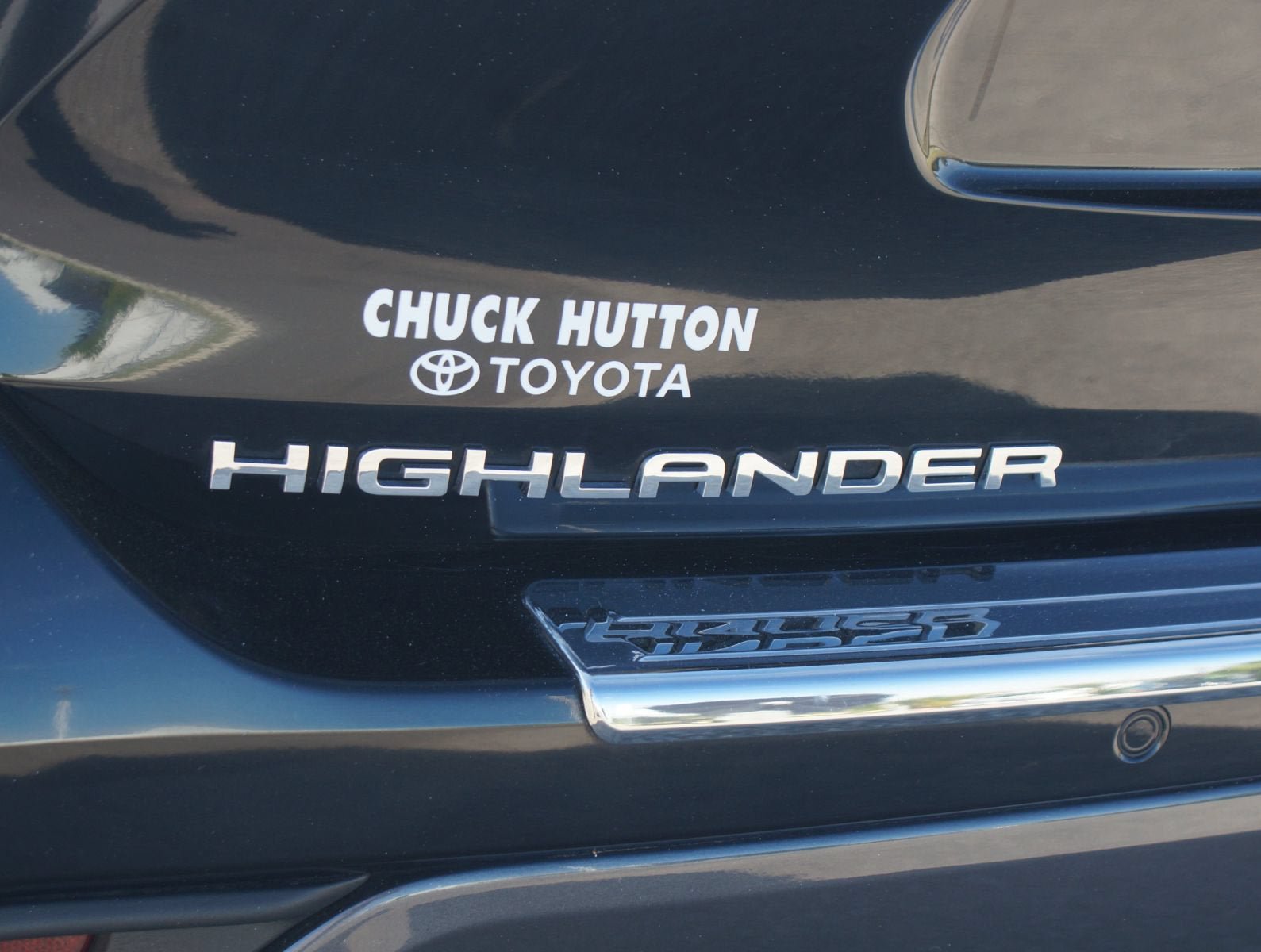 Used 2024 Toyota Highlander Limited FWD image 19