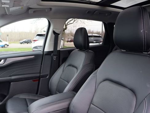 Used 2022 Ford Escape Titanium w/ Class II Trailer Tow Package image 15