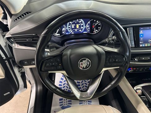 Used 2022 Buick Enclave Avenir w/ Avenir Technology Package image 17