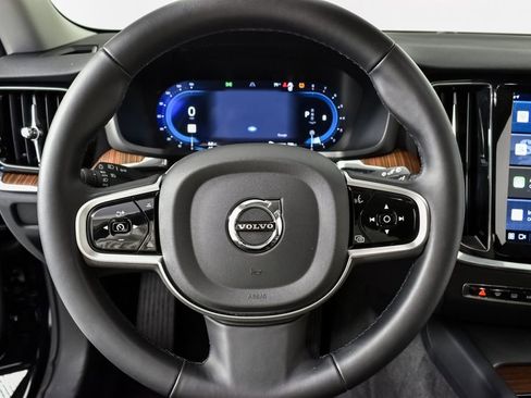 Certified 2025 Volvo V60 B5 Cross Country Plus image 10