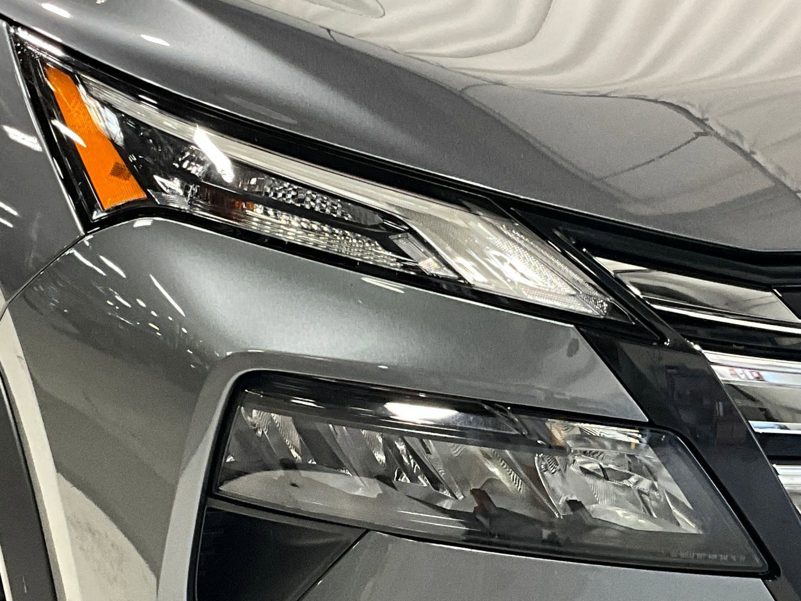 Used 2025 Nissan Rogue SV AWD/4WD image 26