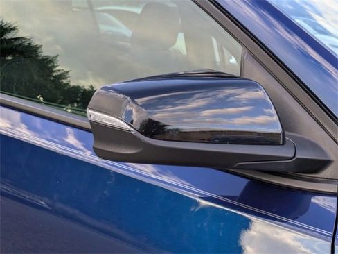 Used 2023 GMC Terrain SLE w/ Driver Convenience Package image 12