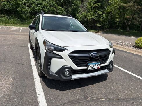 Used 2023 Subaru Outback Limited AWD/4WD image 9