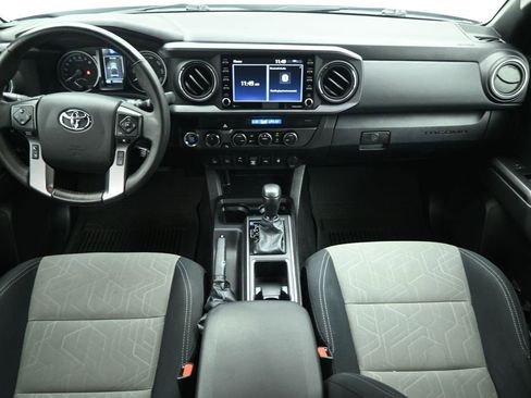 Used 2022 Toyota Tacoma TRD Off-Road w/ Technology Package AWD/4WD image 19
