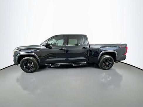 Used 2022 Toyota Tundra SR5 w/ SR5 Convenience Package image 8