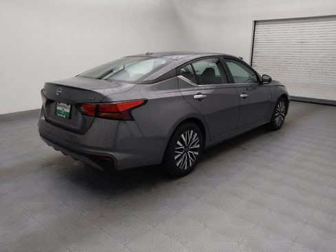 Used 2024 Nissan Altima 2.5 SV image 9