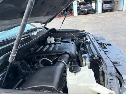 Used 2018 Toyota Tundra SR5 w/ SR5 Upgrade Package AWD/4WD image 11