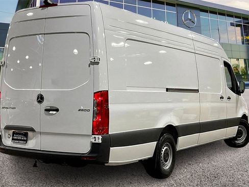 Used 2025 Mercedes-Benz Sprinter 2500 image 8