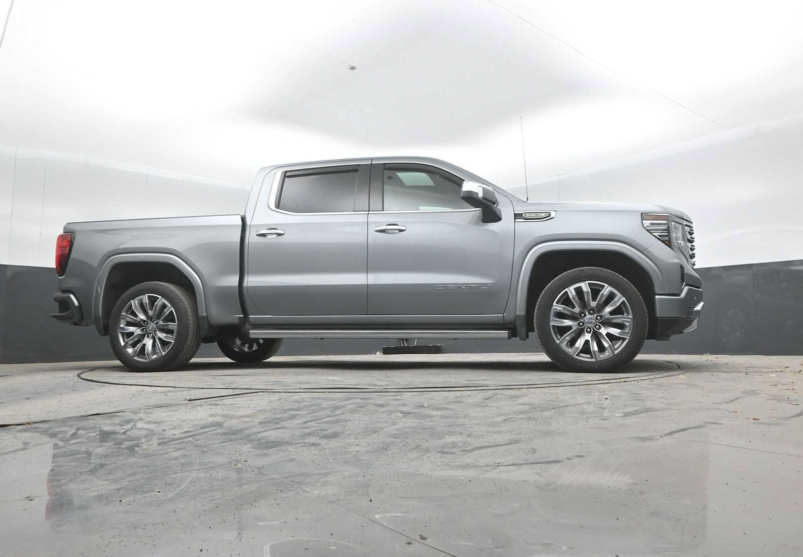 Used 2025 GMC Sierra 1500 Denali w/ Denali Reserve Package AWD/4WD image 47