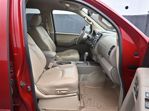 Used 2012 Nissan Frontier SL image 9