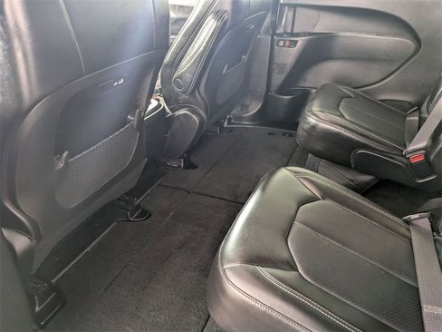 Certified 2026 Chrysler Pacifica Select image 25