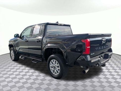 Used 2026 Toyota Tacoma SR5 AWD/4WD image 5