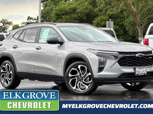 Used 2024 Chevrolet Trax RS w/ Sunroof Package FWD image 1