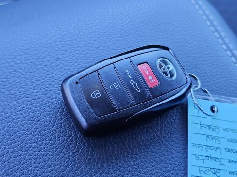 Used 2024 Toyota Land Cruiser image 32