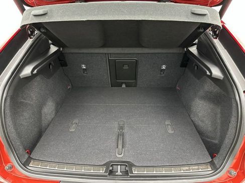 Certified 2023 Volvo C40 P8 Recharge Ultimate w/ Protection Package Premier AWD/4WD image 24