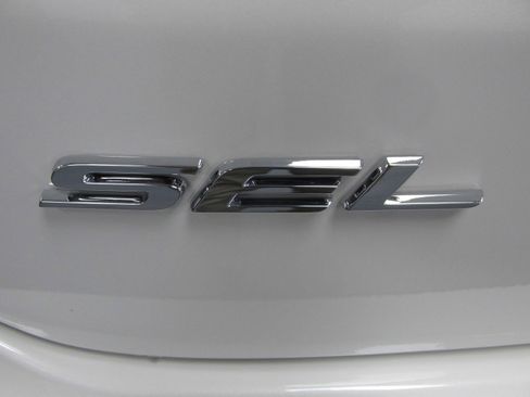 New 2024 Ford Edge SEL w/ Convenience Package image 19