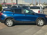 Used 2022 GMC Terrain SLE w/ Driver Convenience Package image 3