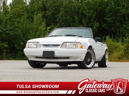Used 1990 Ford Mustang LX image 1