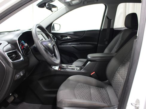 Used 2021 Chevrolet Equinox LT w/ LPO, Cargo Package AWD/4WD image 3