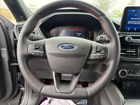 Used 2024 Ford Escape ST-Line image 16