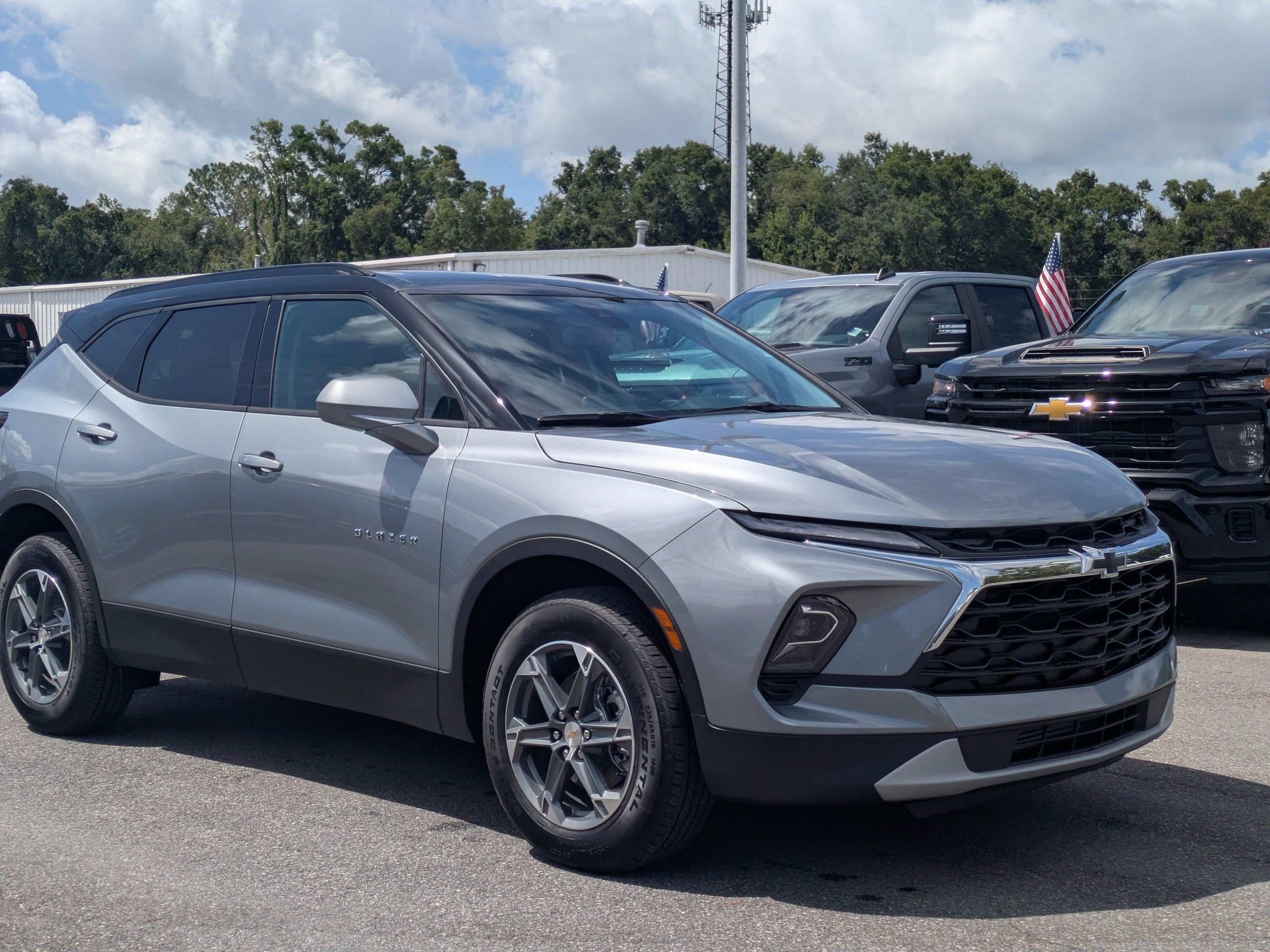 New 2026 Chevrolet Blazer LT w/ Convenience Package FWD image 2