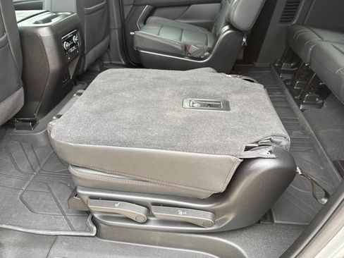 Used 2024 Chevrolet Suburban RST w/ Luxury Package AWD/4WD image 39