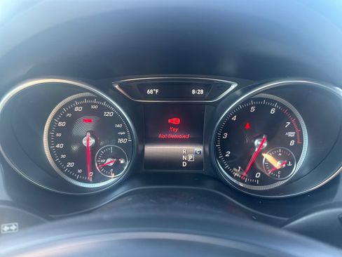 Used 2019 Mercedes-Benz GLA 250 4MATIC image 16