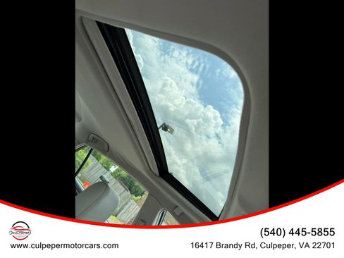Used 2010 Toyota Avalon XLS FWD image 18