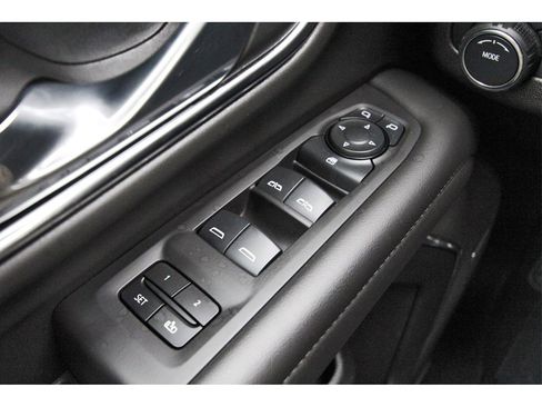 Used 2024 Chevrolet Suburban LT image 19