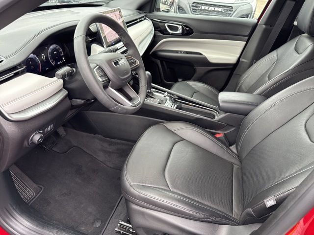 Used 2025 Jeep Compass Limited w/ Elite Group AWD/4WD image 23