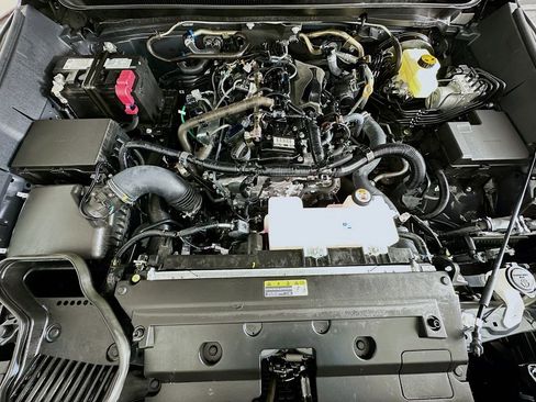 Used 2025 Toyota Tacoma SR image 28
