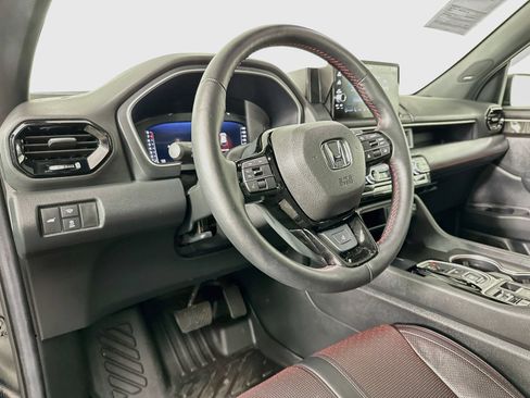 Used 2025 Honda Pilot Black Edition image 9