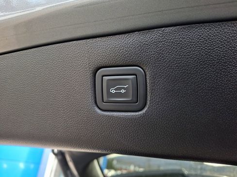 Used 2023 Chevrolet Blazer RS w/ Driver Confidence II Package image 31